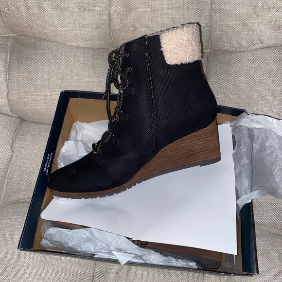DR SCHOLL’S CHARMER SIZE 11 BLACK COZY CUTE WEDGE BOOT NEW - Picture 4 of 4